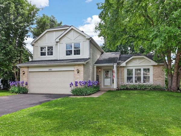 201 Timber Oaks Drive, North Aurora, IL 60542