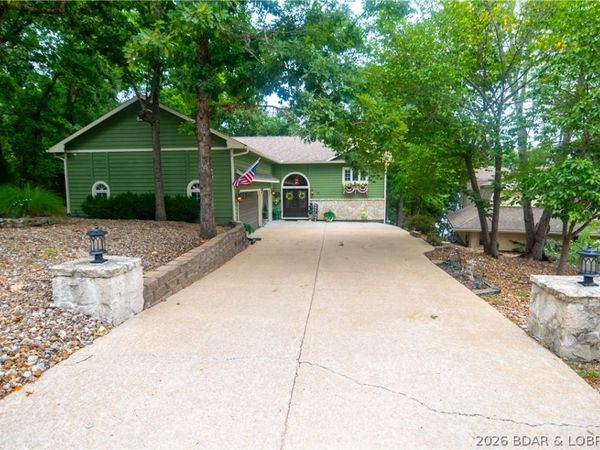 107 Cascade Court, Four Seasons, MO 65049