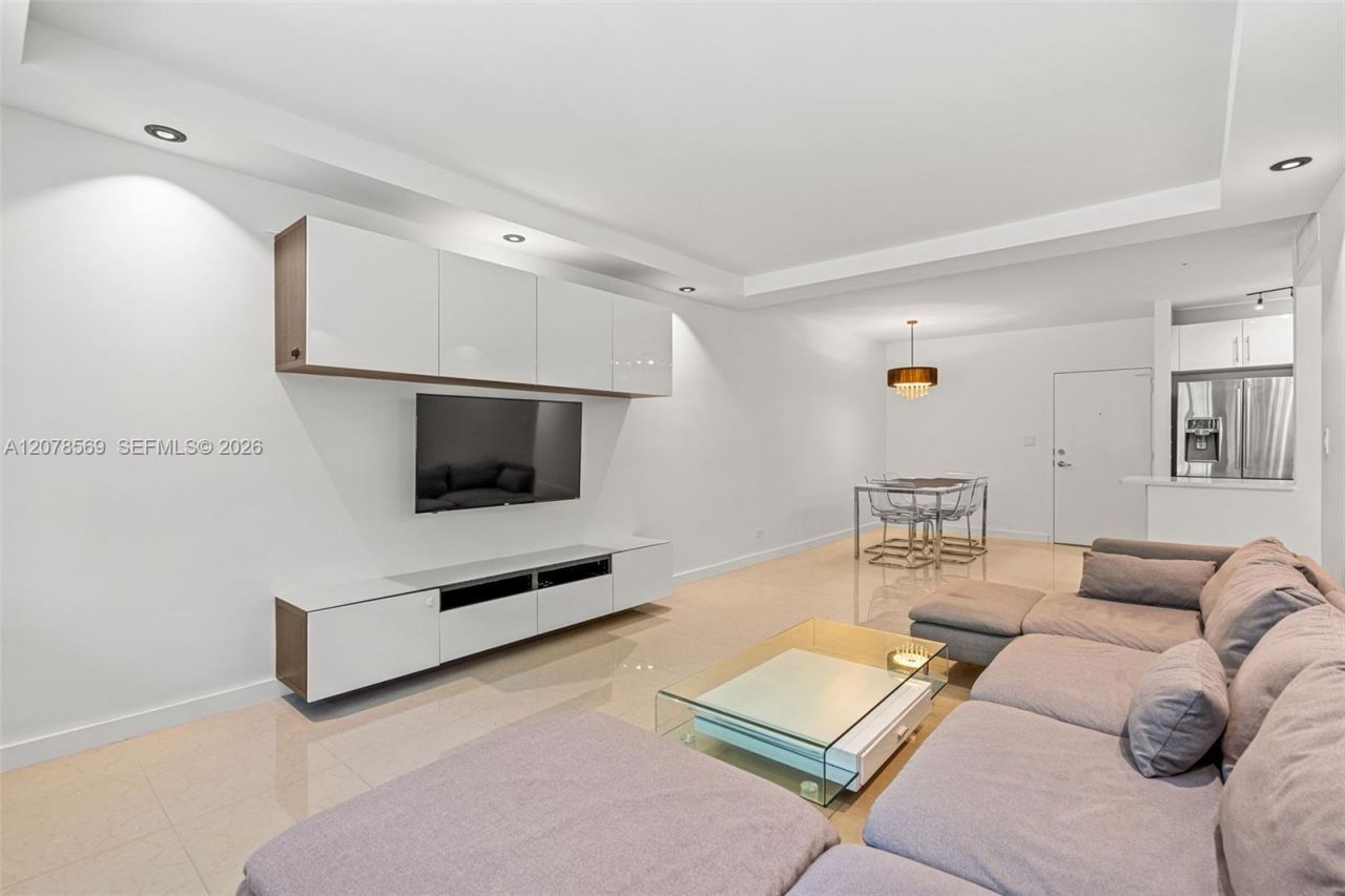 7441 Wayne Ave, Unit 1R, Miami Beach, FL 33141 Photo