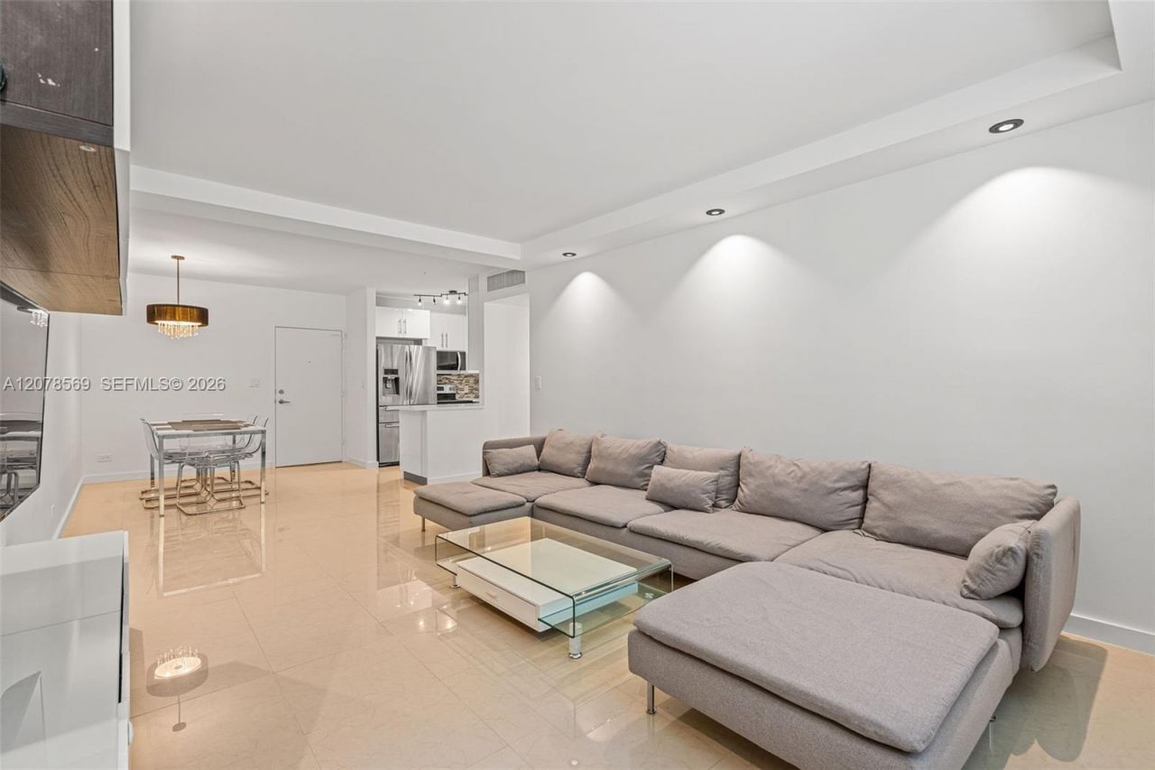 7441 Wayne Ave, Unit 1R, Miami Beach, FL 33141 Photo