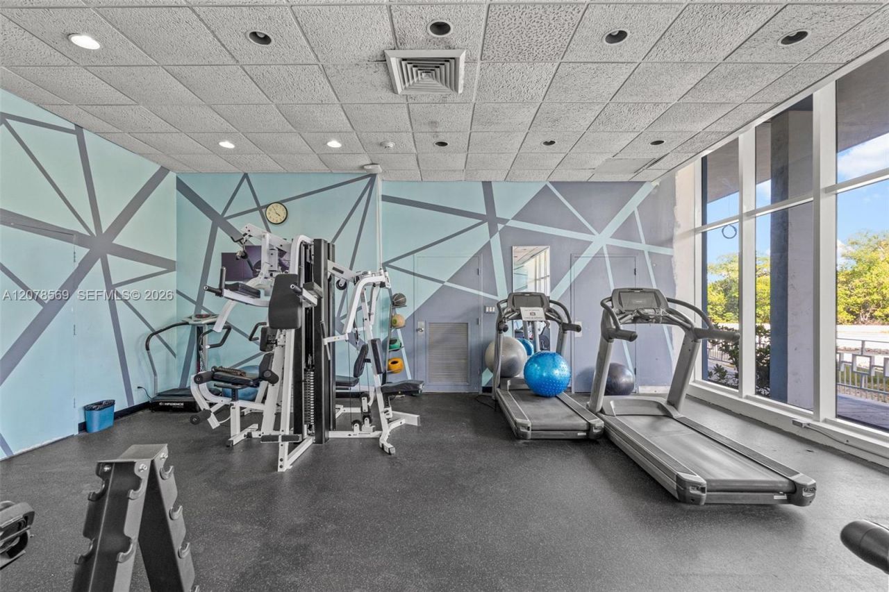 7441 Wayne Ave, Unit 1R, Miami Beach, FL 33141 Photo