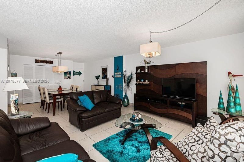 17800 Atlantic Blvd , Unit 203, Sunny Isles Beach, FL 33160 Photo
