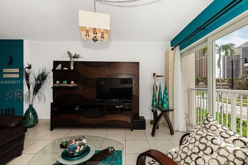 17800 Atlantic Blvd , Unit 203, Sunny Isles Beach, FL 33160 Photo