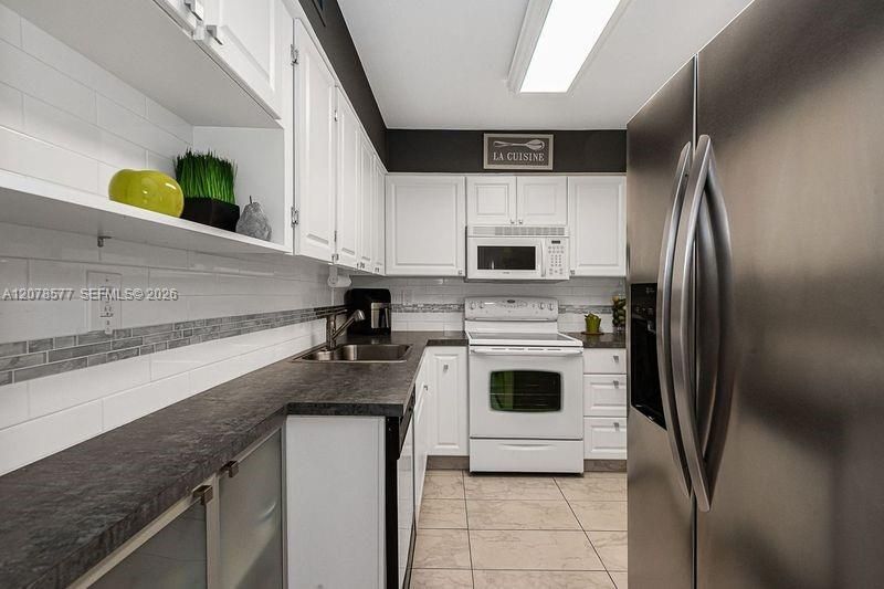 17800 Atlantic Blvd , Unit 203, Sunny Isles Beach, FL 33160 Photo