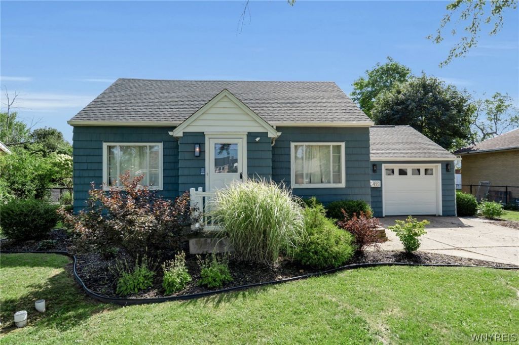 4661 N Bailey Avenue, Buffalo, NY 14226 Main Photo