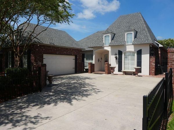 174 SUGARWOOD Boulevard , Houma, LA 70360