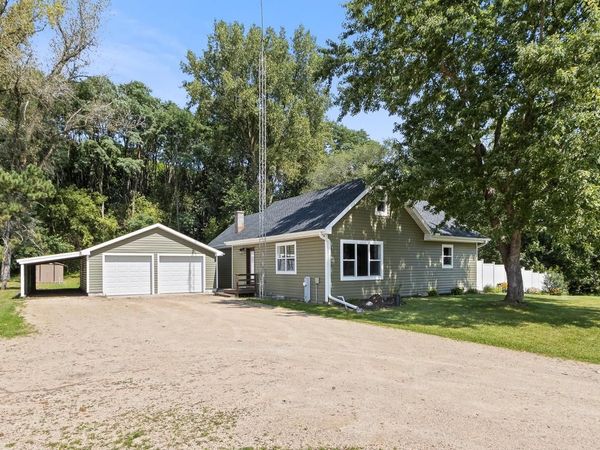W6610 Highway 33, Portage, WI 53901