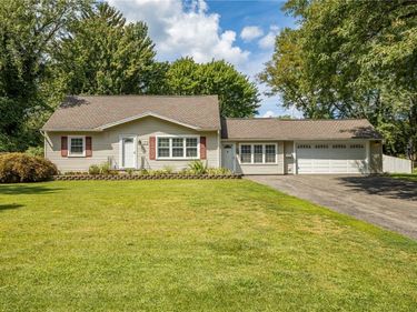 831 Bay Road, Webster, NY 14580