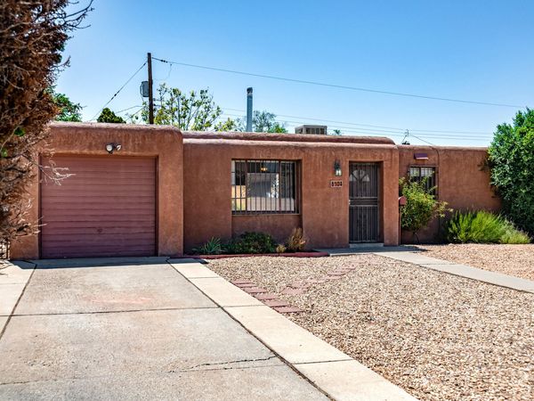 6104 Aztec Road NE, Albuquerque, NM 87110