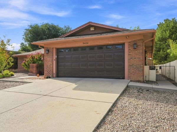 9404 Lona Lane NE, Albuquerque, NM 87111