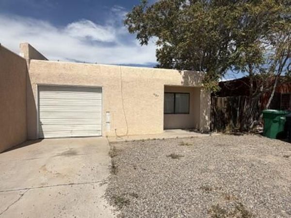 5127 Orion Avenue NW, Albuquerque, NM 87120