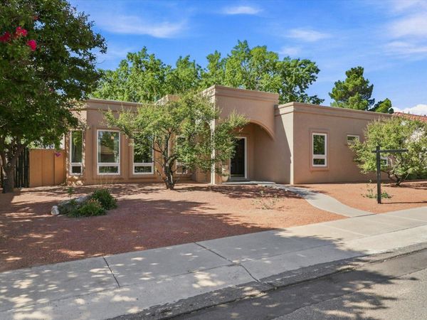 7516 Parkwood Drive NW, Albuquerque, NM 87120