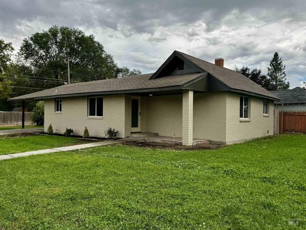 1801 Hansen Ave, Burley, ID 83318