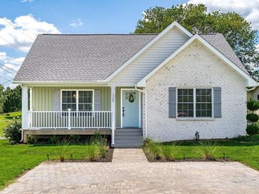 320 EIGHTH AVE, LURAY, VA 22835
