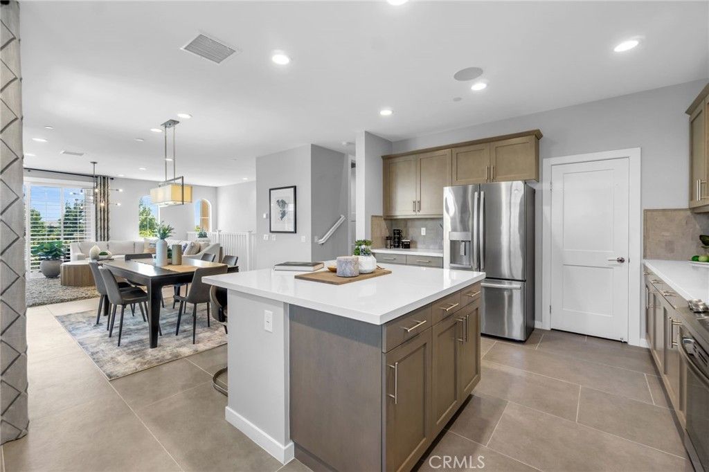 101 Alder Ridge, Lake Forest, CA 92610 Main Photo