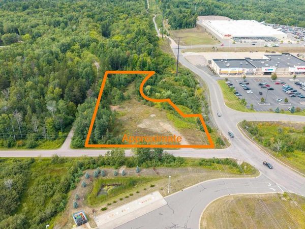 420 Brickyard Road, Marquette Twp, MI 49855