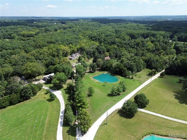 54 Wisteria Ln, Troy, MO 63379
