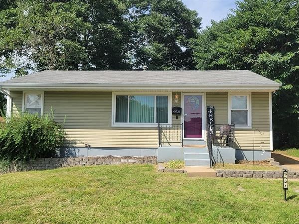 9521 Theodosia Avenue , St Louis, MO 63114