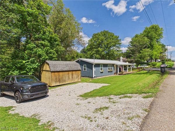955 Gantsville Road , Little Hocking, OH 45742