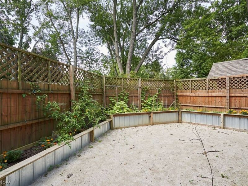 358 Sandhurst Road, Akron, OH 44333 Photo 34