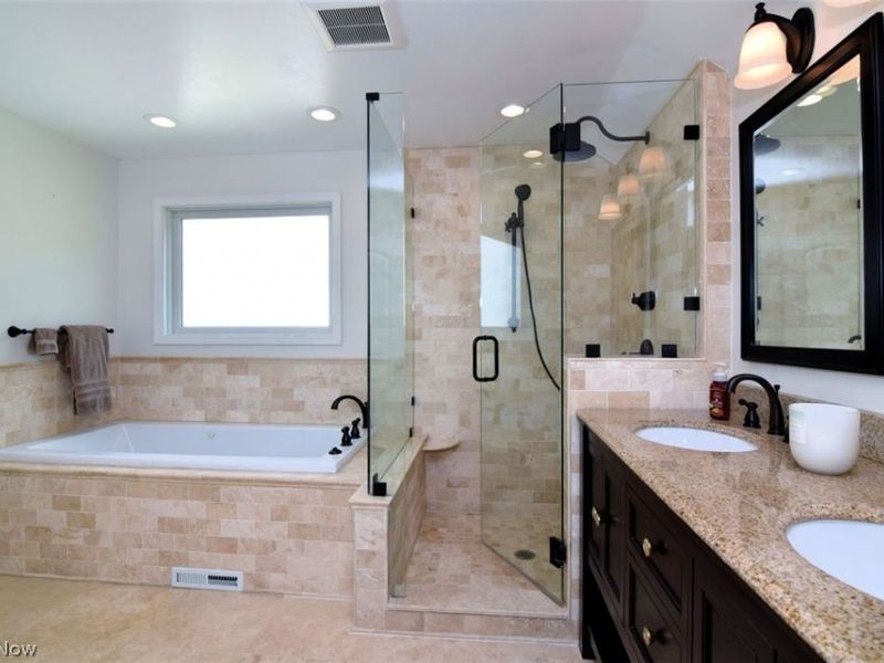 2299 Lalemant Road, University Heights, OH 44118 Photo 6