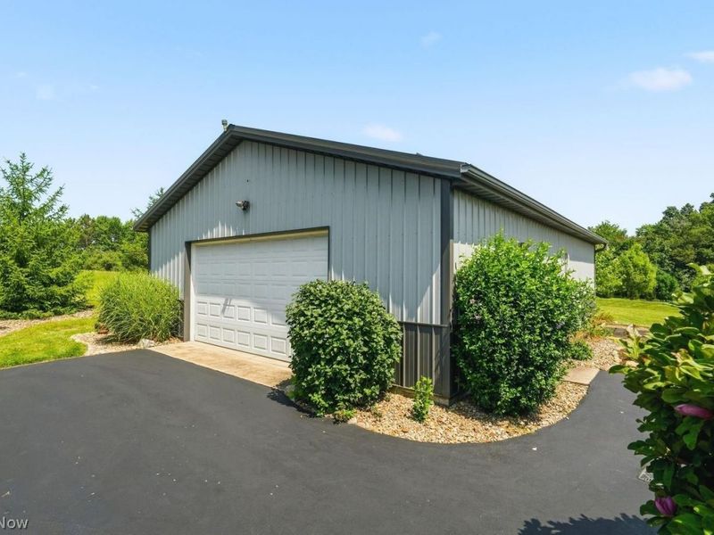 10685 Beech Street NE, Louisville, OH 44641 Photo 2
