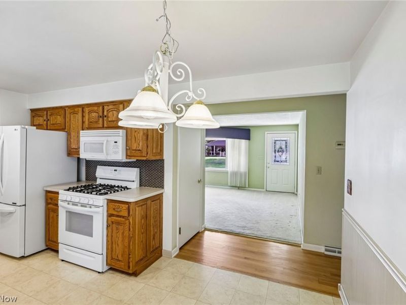 5860 Clement Drive, Lorain, OH 44053 Photo 12