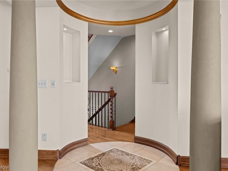2351 Edgehill Road, Cleveland, OH 44106 Photo 9
