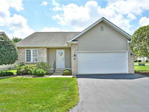7 Danbury Court NW, Warren, OH 44481