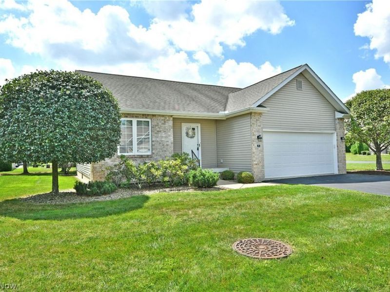 7 Danbury Court NW, Warren, OH 44481 Photo 2