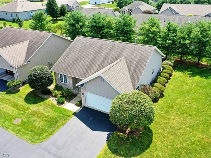 7 Danbury Court NW, Warren, OH 44481 Photo 4