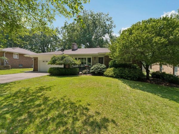 829 Wildwood Drive, Boardman, OH 44512