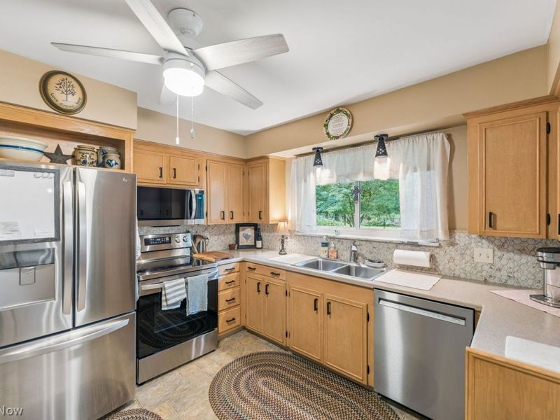 829 Wildwood Drive, Boardman, OH 44512 Photo 5