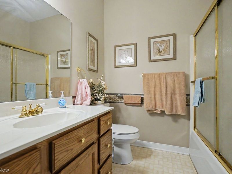 265 Lake Pointe Drive, Akron, OH 44333 Photo 23