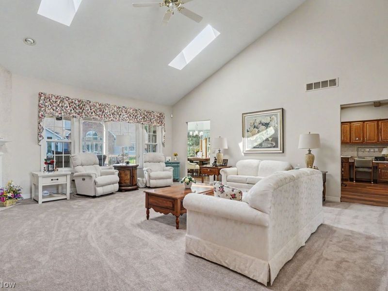 265 Lake Pointe Drive, Akron, OH 44333 Photo 7