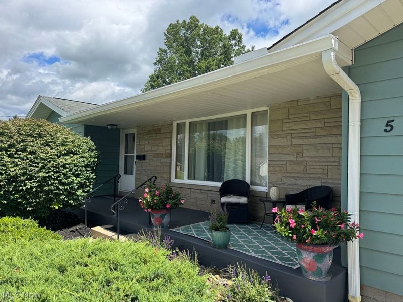 521 Cynthia Drive, Campbell, OH 44405 Photo 2
