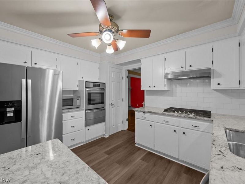 5282 Graham Drive, Lyndhurst, OH 44124 Photo 13