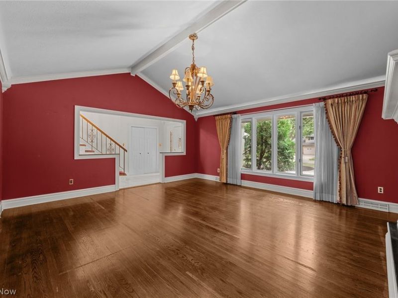 5282 Graham Drive, Lyndhurst, OH 44124 Photo 4