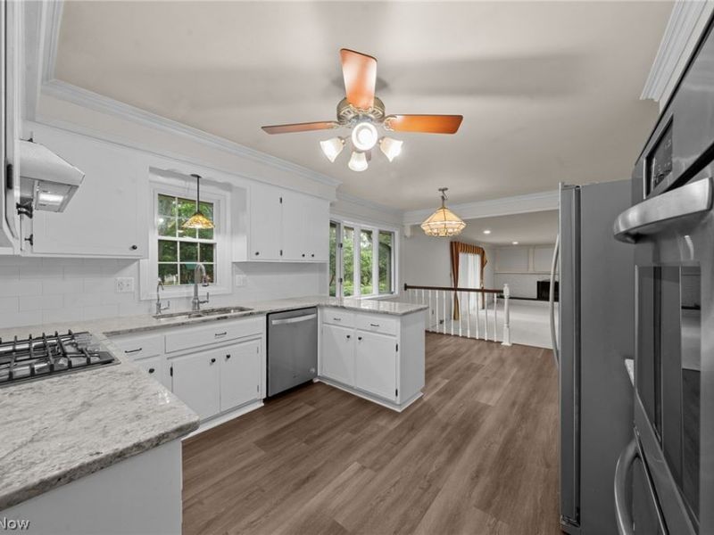 5282 Graham Drive, Lyndhurst, OH 44124 Photo 9