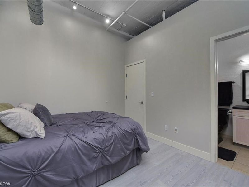 1104 Prospect Avenue, Unit 406, Cleveland, OH 44115 Photo 12