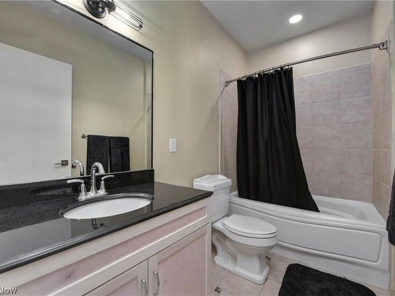 1104 Prospect Avenue, Unit 406, Cleveland, OH 44115 Photo 9