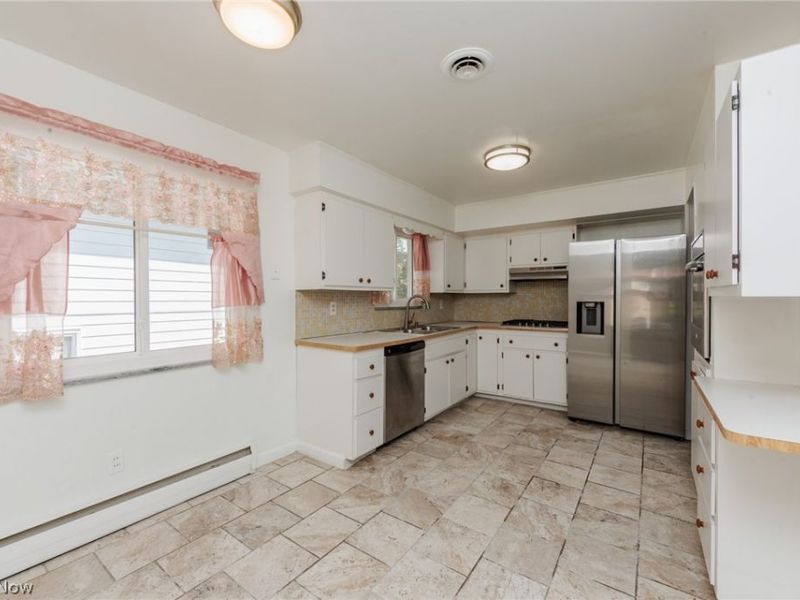 5337 Hampton Drive, North Olmsted, OH 44070 Photo 13