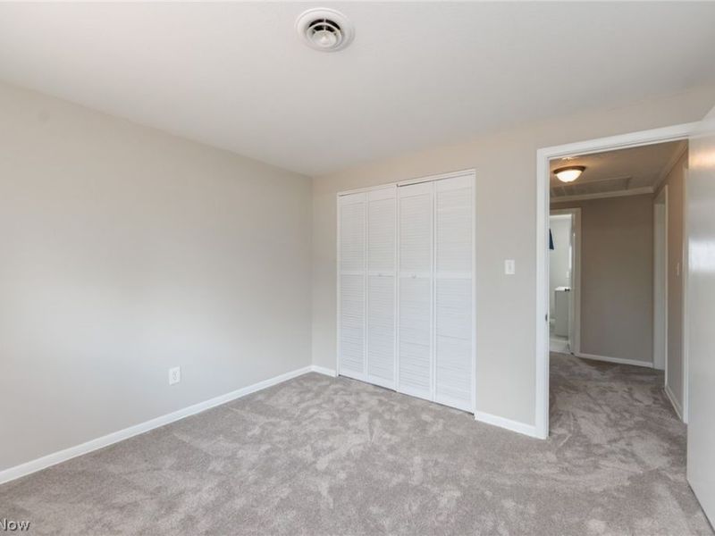 5337 Hampton Drive, North Olmsted, OH 44070 Photo 23
