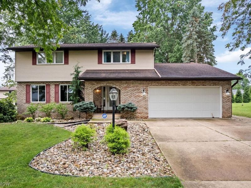 2230 Vixen Street NW, North Canton, OH 44720 Photo 1