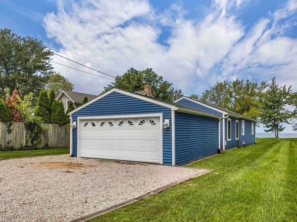 4951 E Lake Road, Sheffield Lake, OH 44054