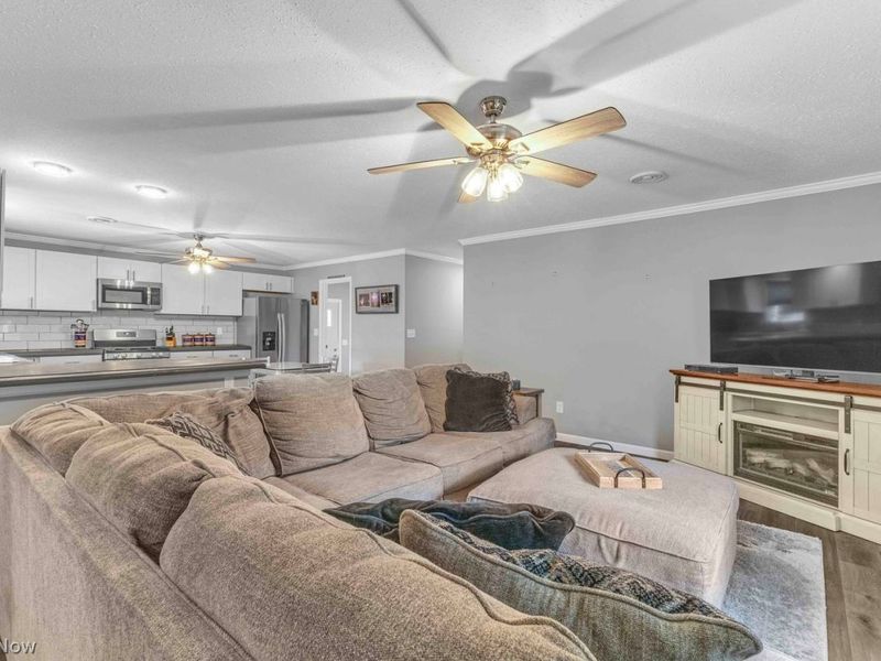 4951 E Lake Road, Sheffield Lake, OH 44054 Photo 10