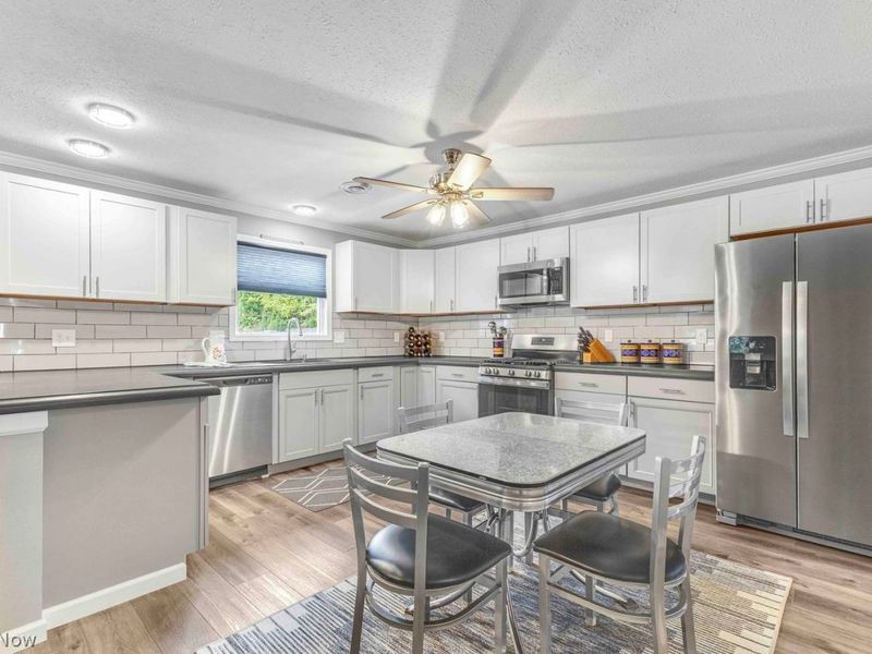 4951 E Lake Road, Sheffield Lake, OH 44054 Photo 5