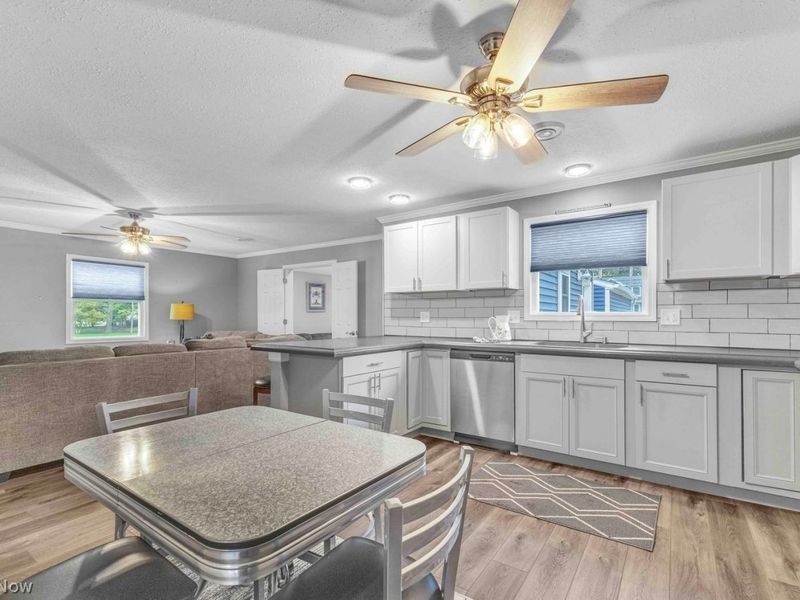 4951 E Lake Road, Sheffield Lake, OH 44054 Photo 7