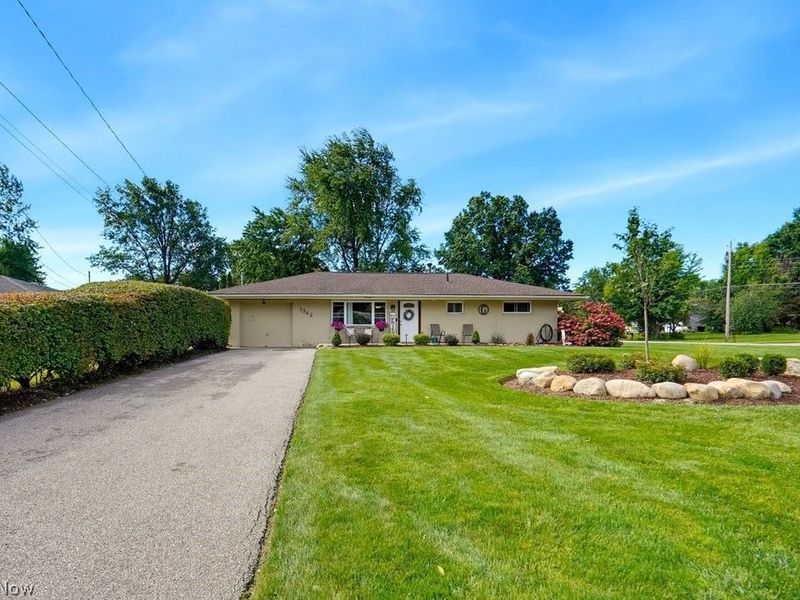 1342 Roseland Drive, Macedonia, OH 44056 Photo 2