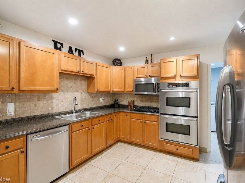 1342 Roseland Drive, Macedonia, OH 44056 Photo 7